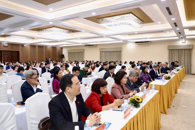 Báo cáo tại Hội nghị, Cục trưởng Cục Xuất bản, In và Phát hành Nguyễn Nguyên cho biết, năm 2025, cả nước có 52 nhà xuất bản thuộc 49 cơ quan chủ quản.
